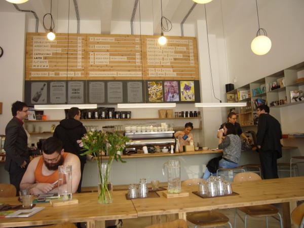 EMA espresso bar - interiér